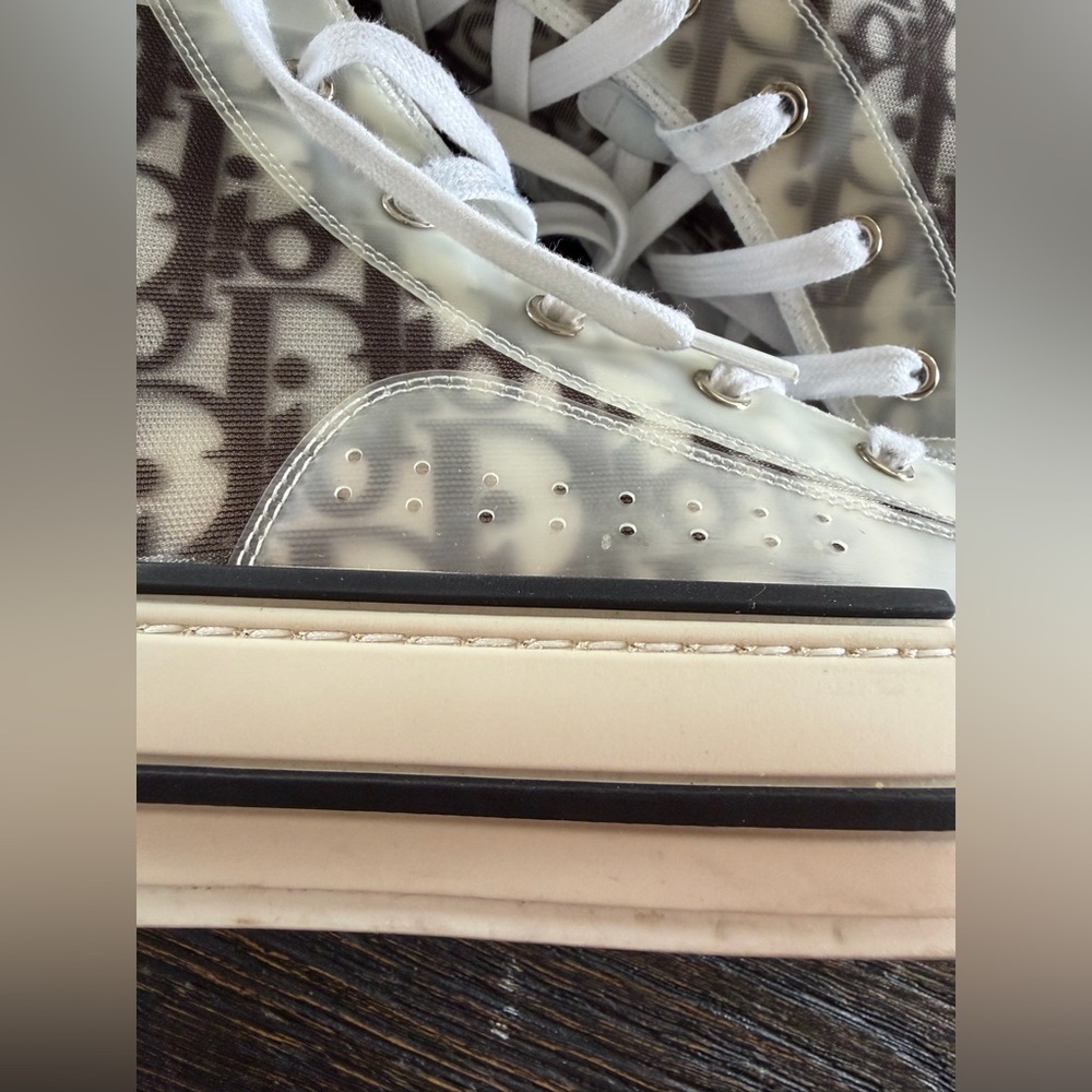 League High-Top Sneaker White and Black Dior Oblique Canvas
Men’s size 47 - Picture 3 of 10